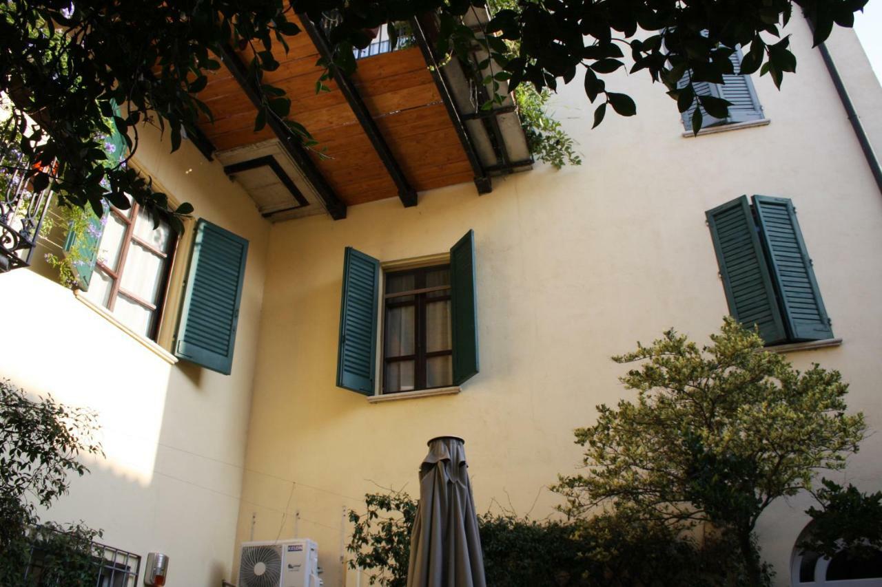 B&B Casa Dei Poeti Mantova Exteriör bild